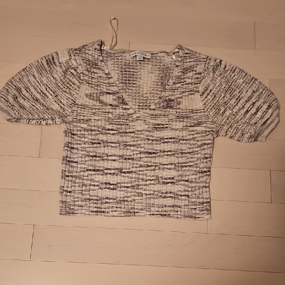 Women's Beige/white and Brown Knit Top